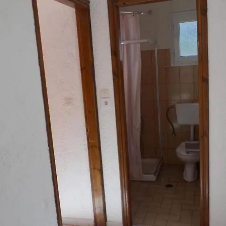 Afrodite 12 Spacious Apartment 아파트 *